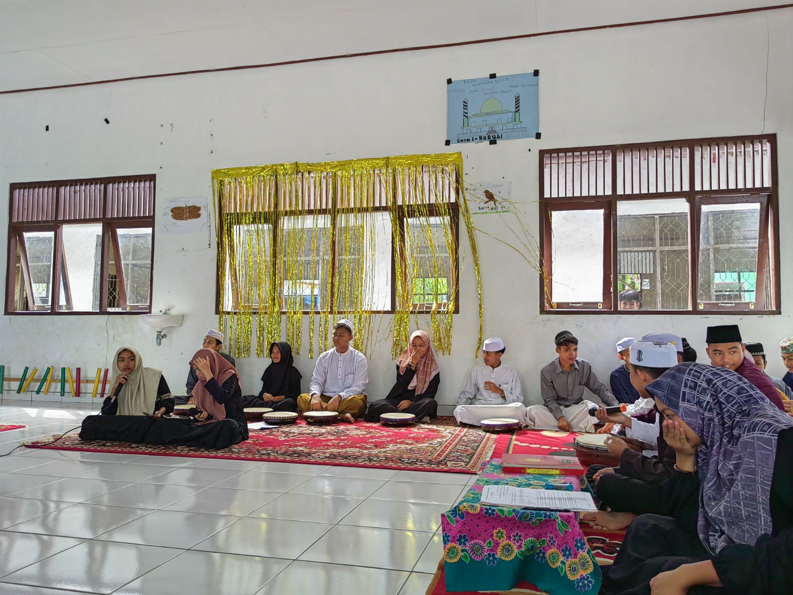 Semangat Kebersamaan dan Kecintaan Terhadap Seni Tradisional Terpancar dalam Kegiatan Ekstrakurikuler Habsyi di SMPN 10 Haruai