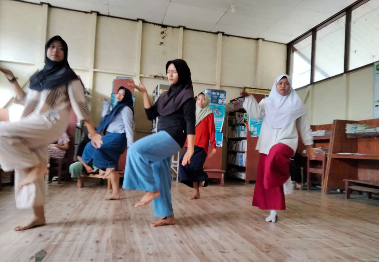 Kegiatan Menari