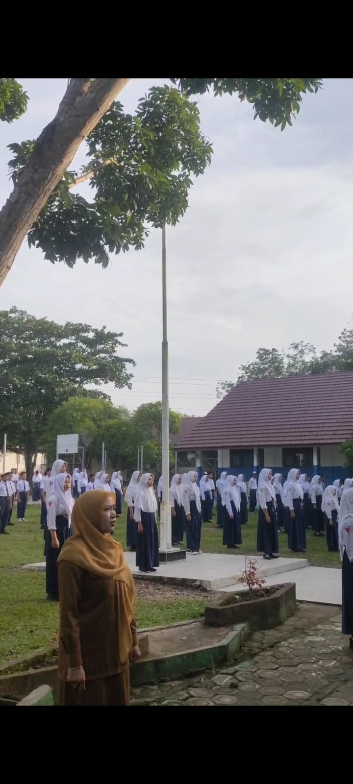 KEGIATAN PEMBIASAAN MENYANYIKAN LAGU INDONESIA RAYA