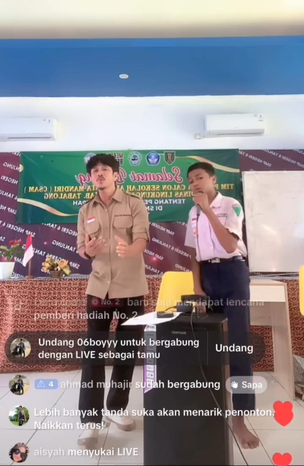 LATIHAN MENYANYI PERSIAPAN LOMBA