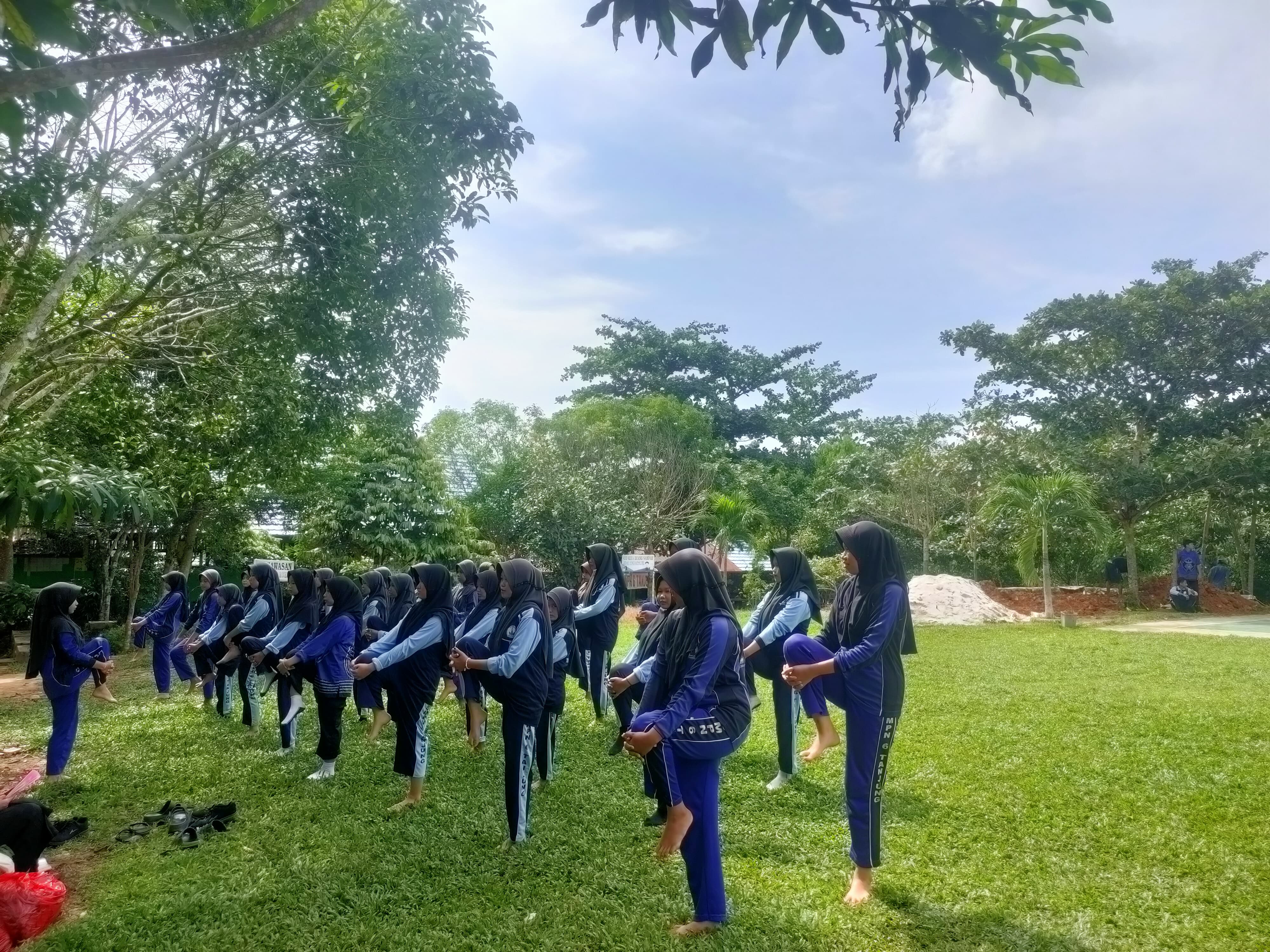 SEMANGAT ANAK-ANAK MENGIKUTI EKSKUL TARI