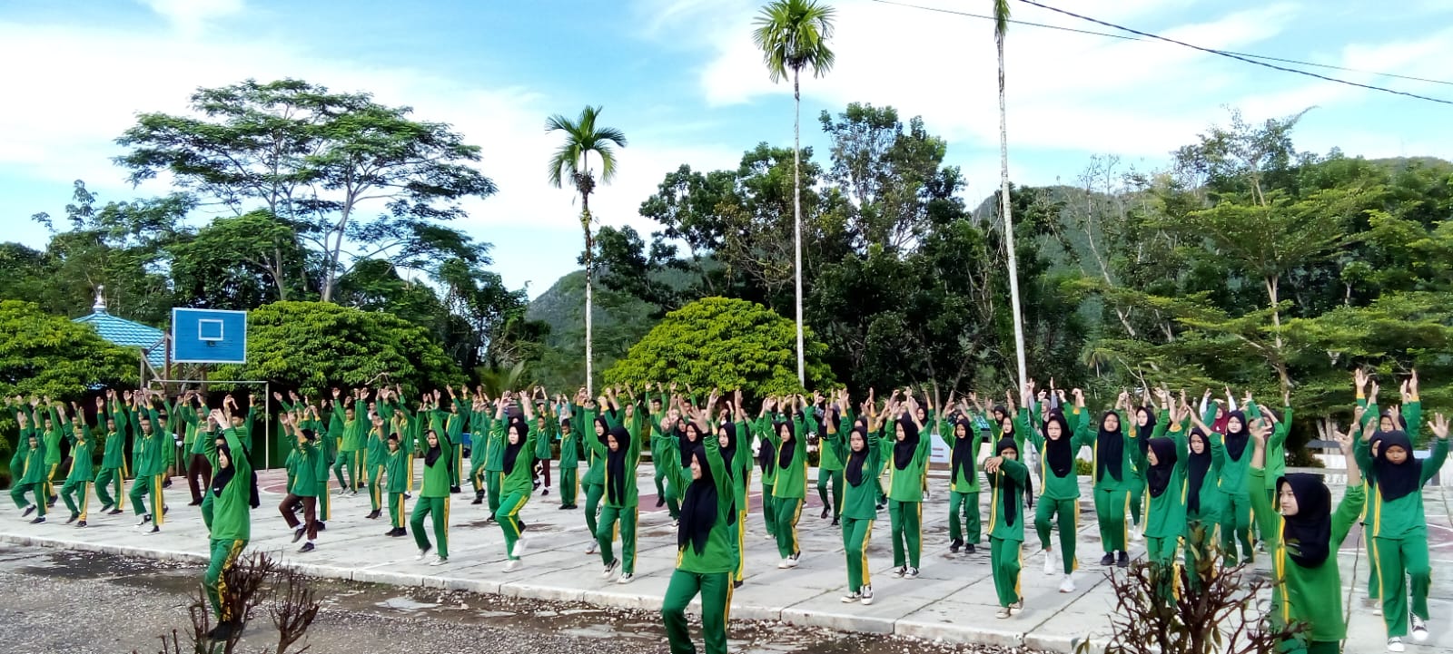 Latihan bersama senam anak Indonesia hebat 