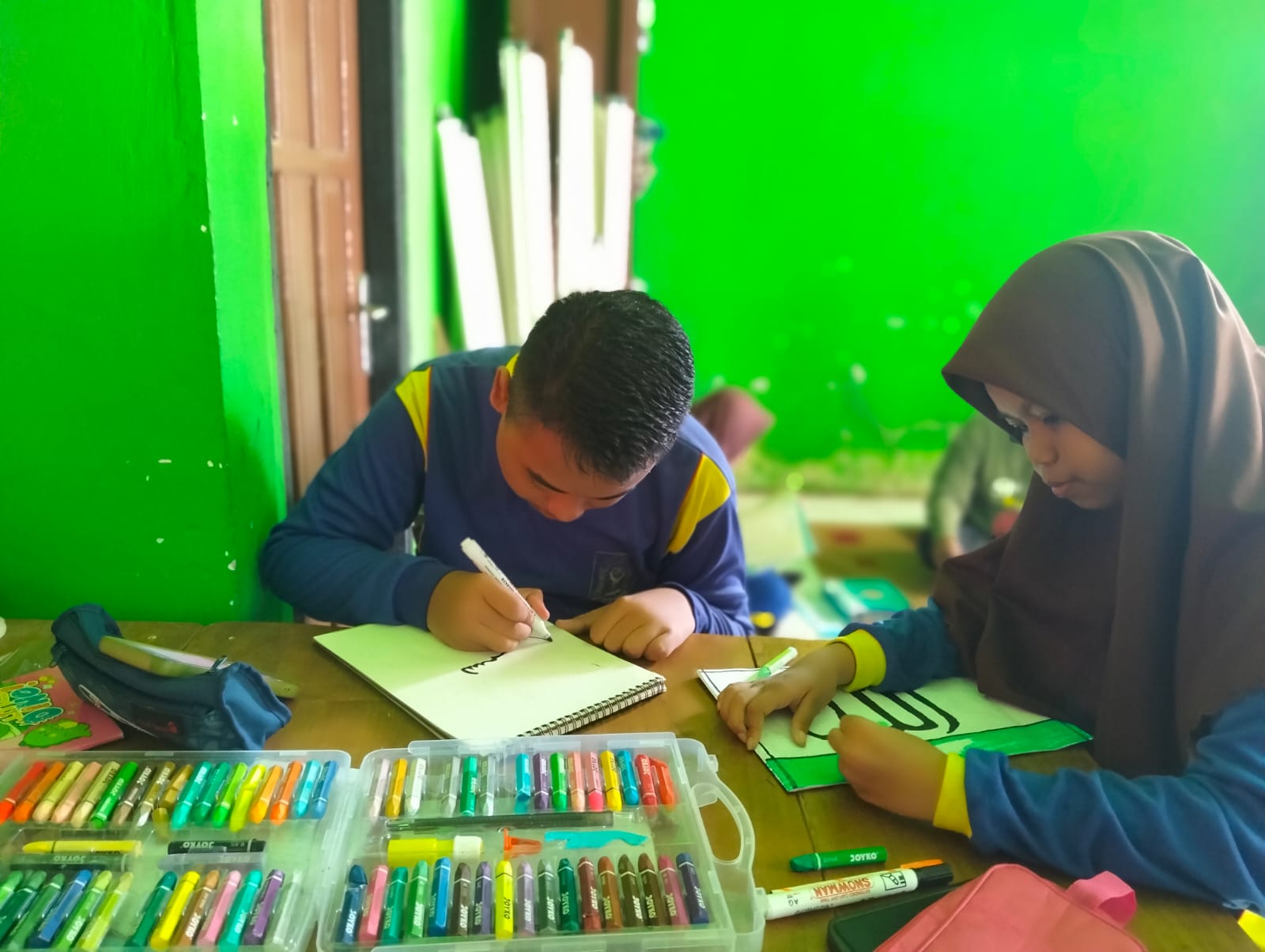 Kegiatan Ekskul Kaligrafi setiap jum'at