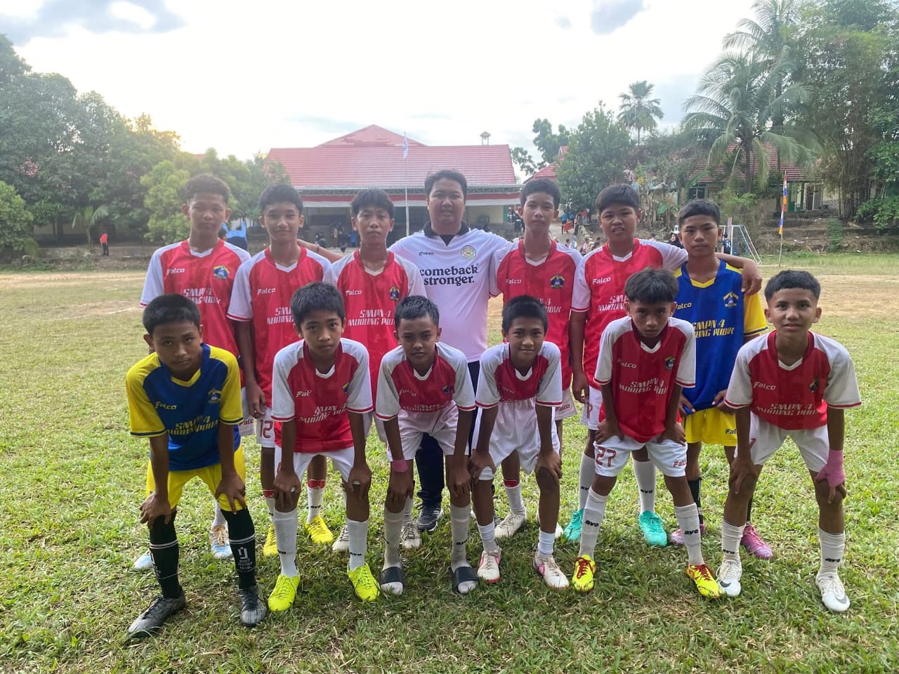 Futsal ektrakurikuler terfavorit bagi siswa laki-laki di SMPN 4 Murung Pudak