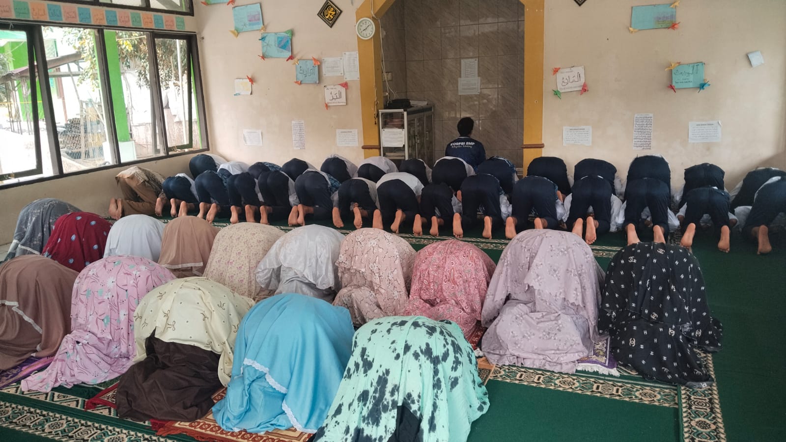 Tingkatkan Kedisiplinan Spiritual, SMPN 3 Muara Uya Gelar Shalat Dhuha Berjamaah
