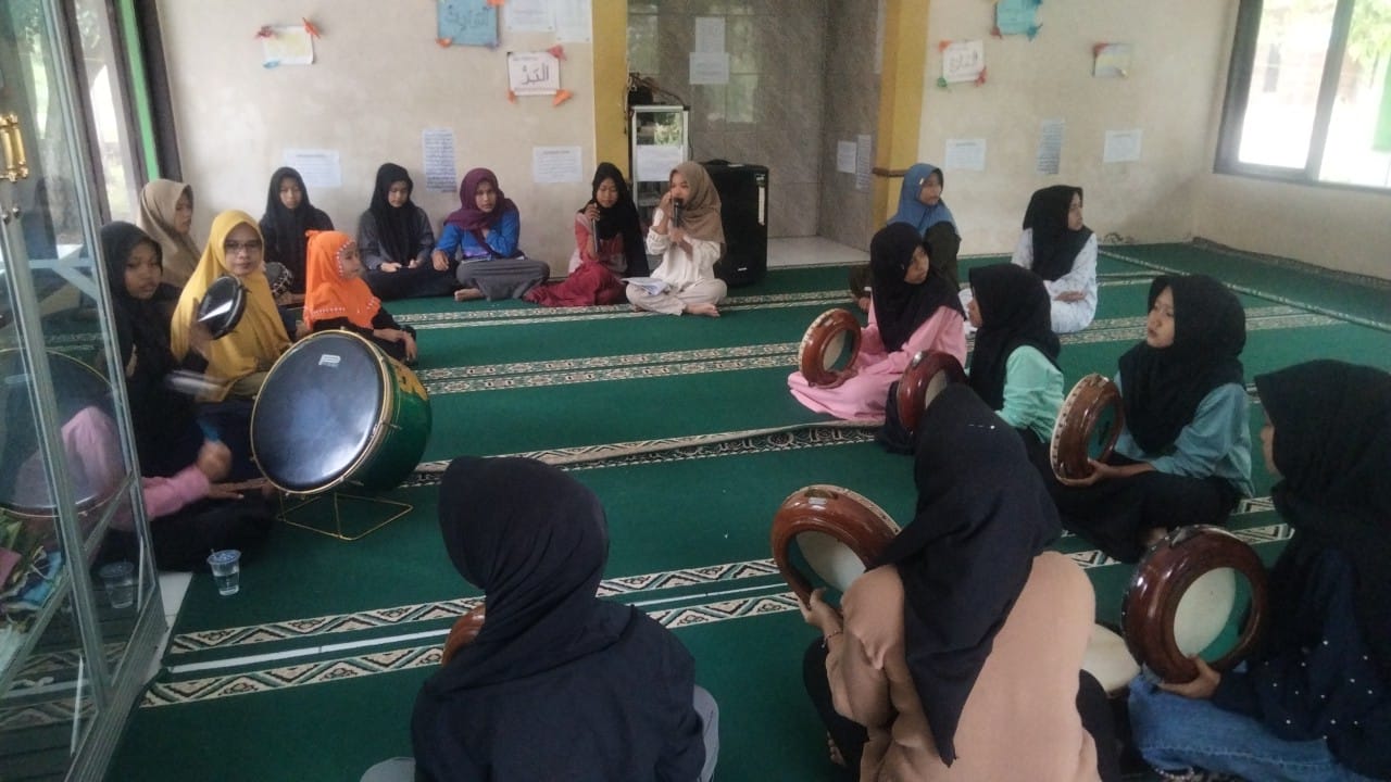 Gema Shalawat Menutup Semester: Latihan Ekskul Habsyi SMPN 3 Muara Uya