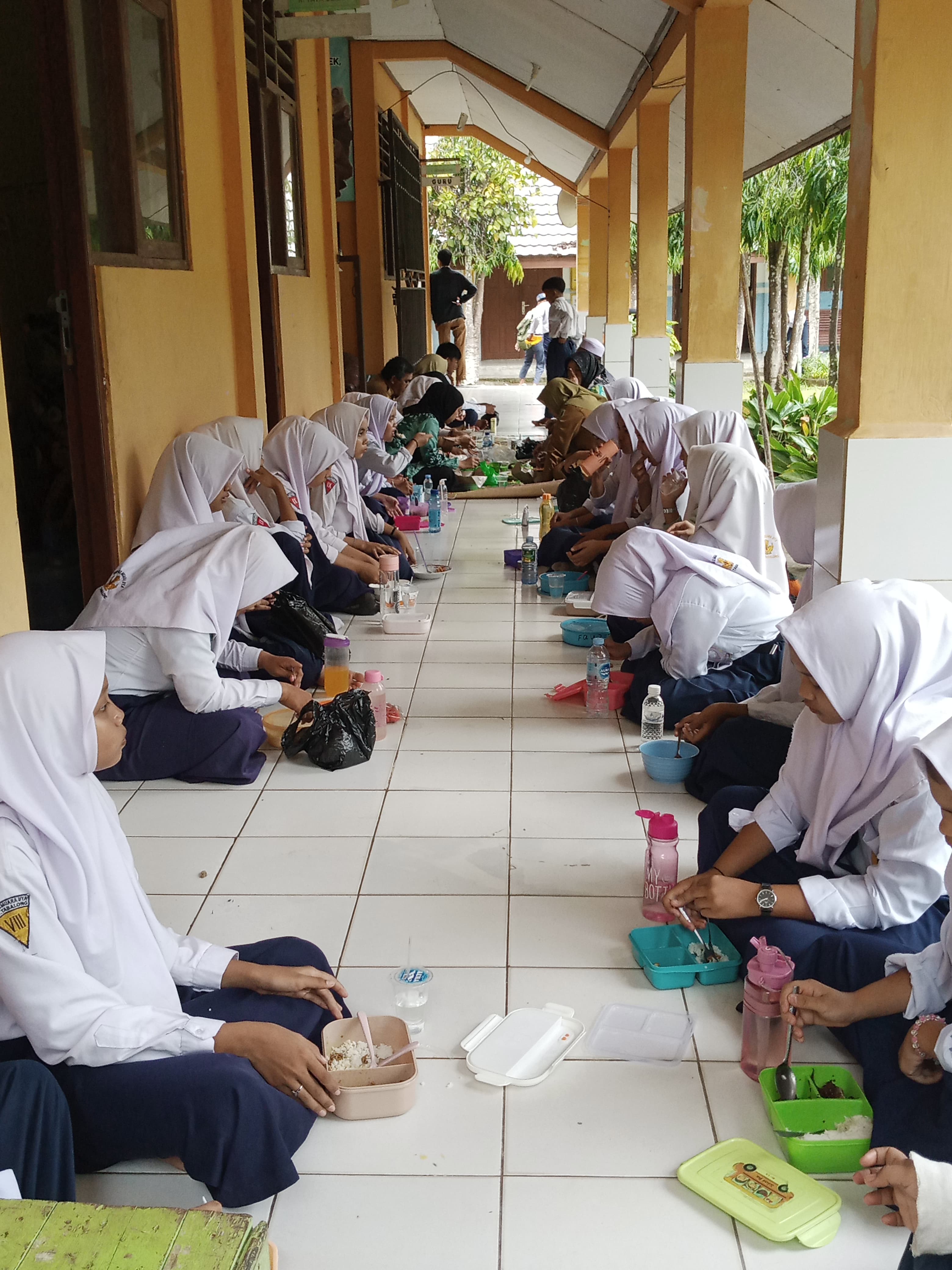 Kegiatan Sarapan Bersama SMPN 3 Muara Uya