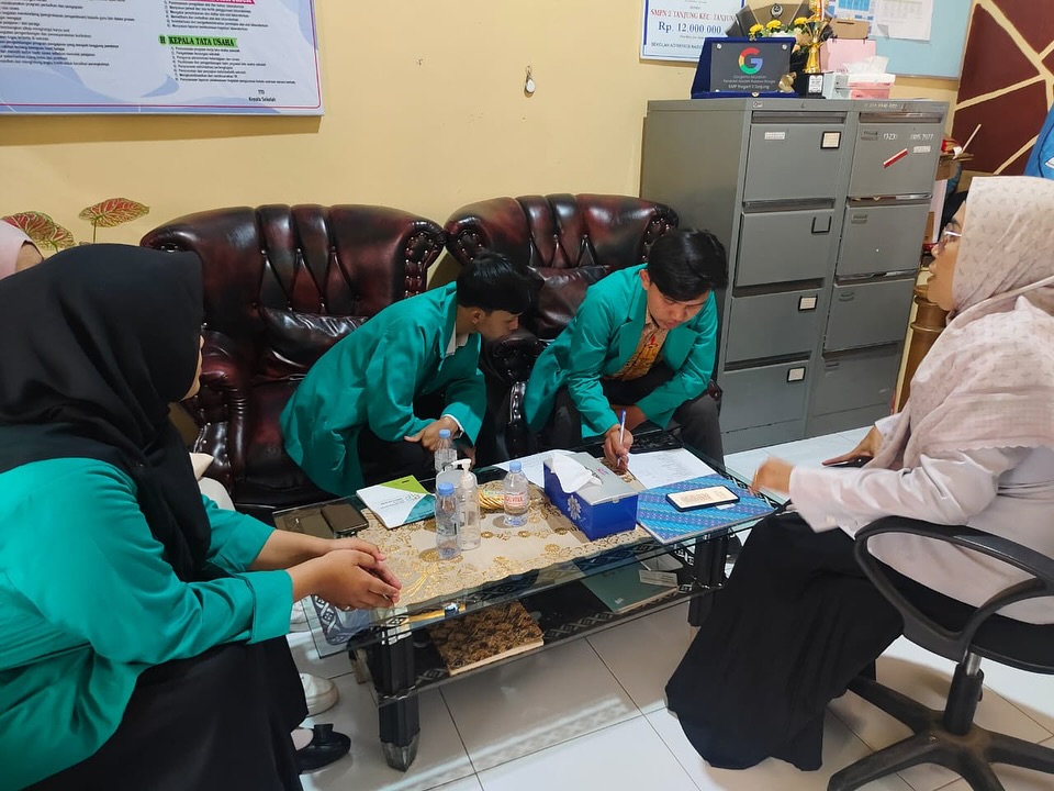 Sekolah Tinggi Ilmu Tarbiyah (STIT) Syekh Muhammad Nafis Tabalong