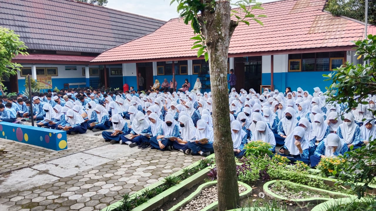 SMPN 2 Tanjung Kegiatan Keagamaan Jumat Taqwa