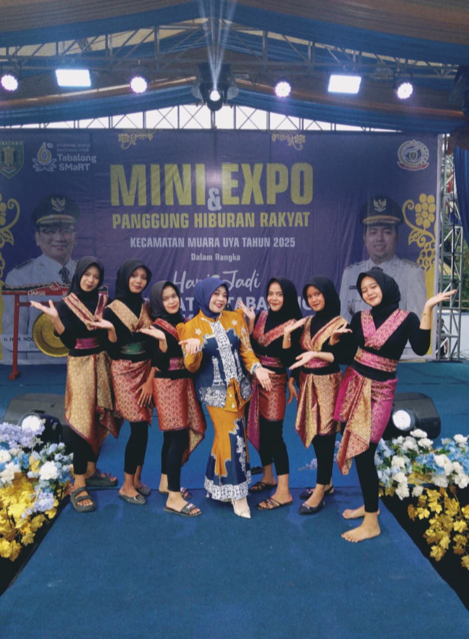 Wujudkan Karakter Anak Indonesia Hebat, Siswi SMPN 3 Muara Uya Pukau Pengunjung EXPO MINI melalui Tari Ampik Arai