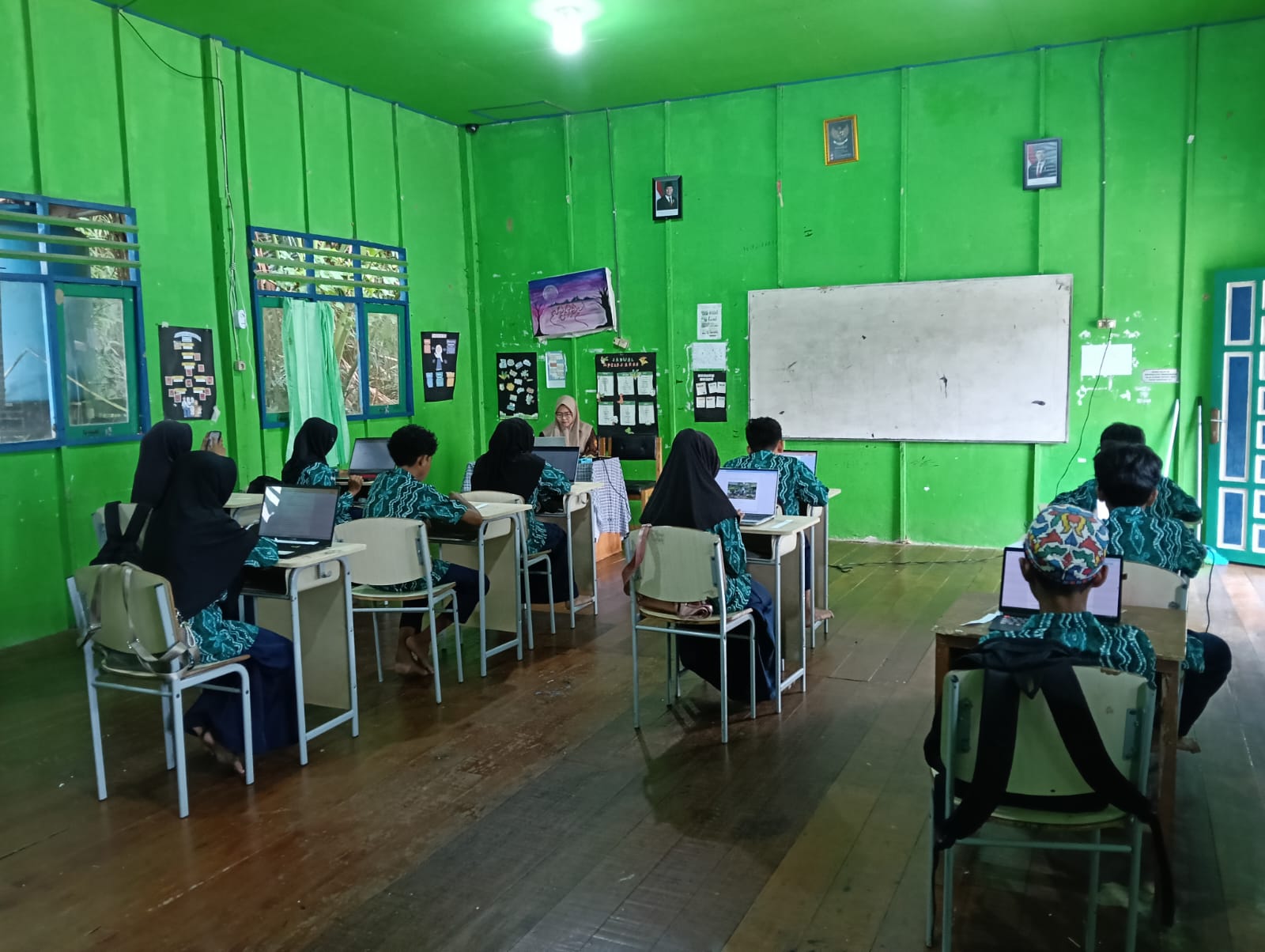 SMPN 3 Banua Lawas melakukan penguatan Literasi Berbasis Online