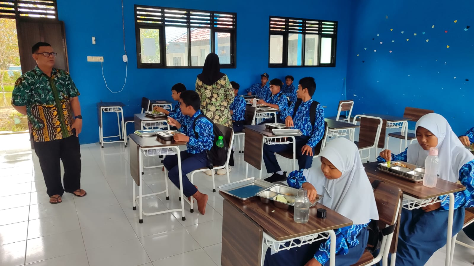 MBG Pertama di SMP Negeri 1 Tanta