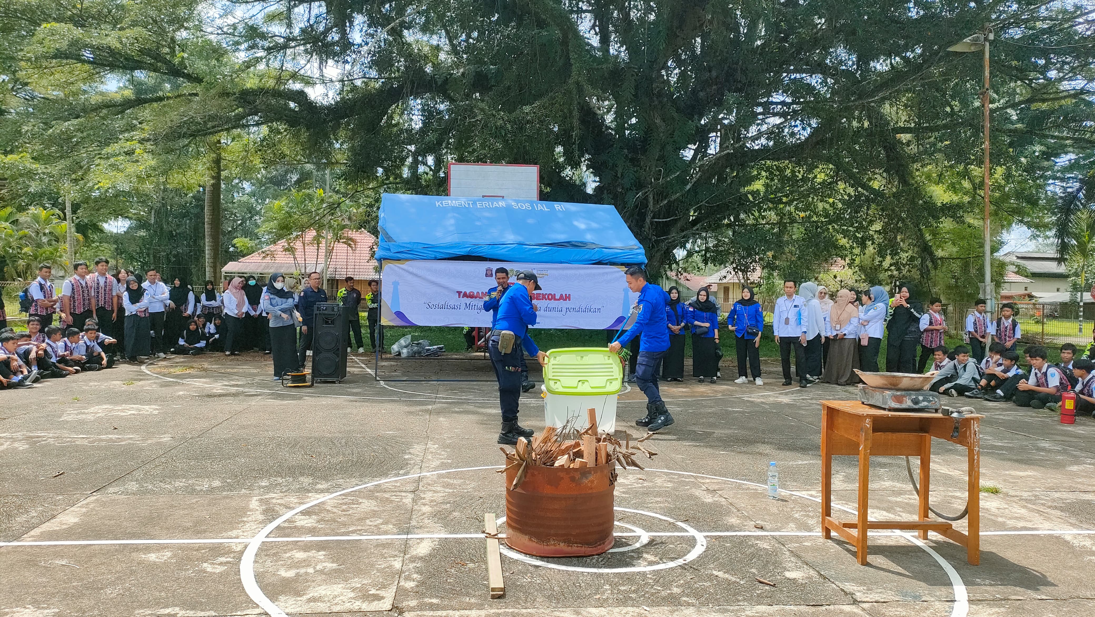 TAGANA MASUK SEKOLAH SMP PLUS MURUNG PUDAK