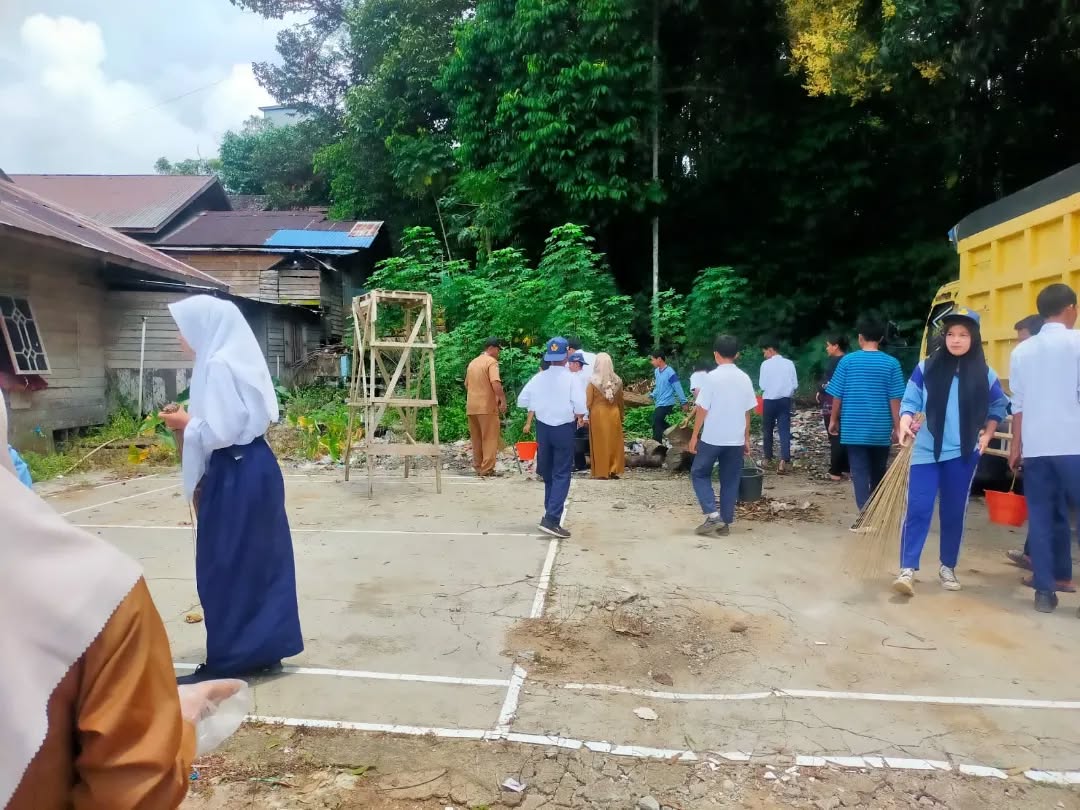 SMPN 9 Muara Uya Terapkan Program 7 Kebiasaan Anak Indonesia Hebat Melalui Aksi Peduli Lingkungan