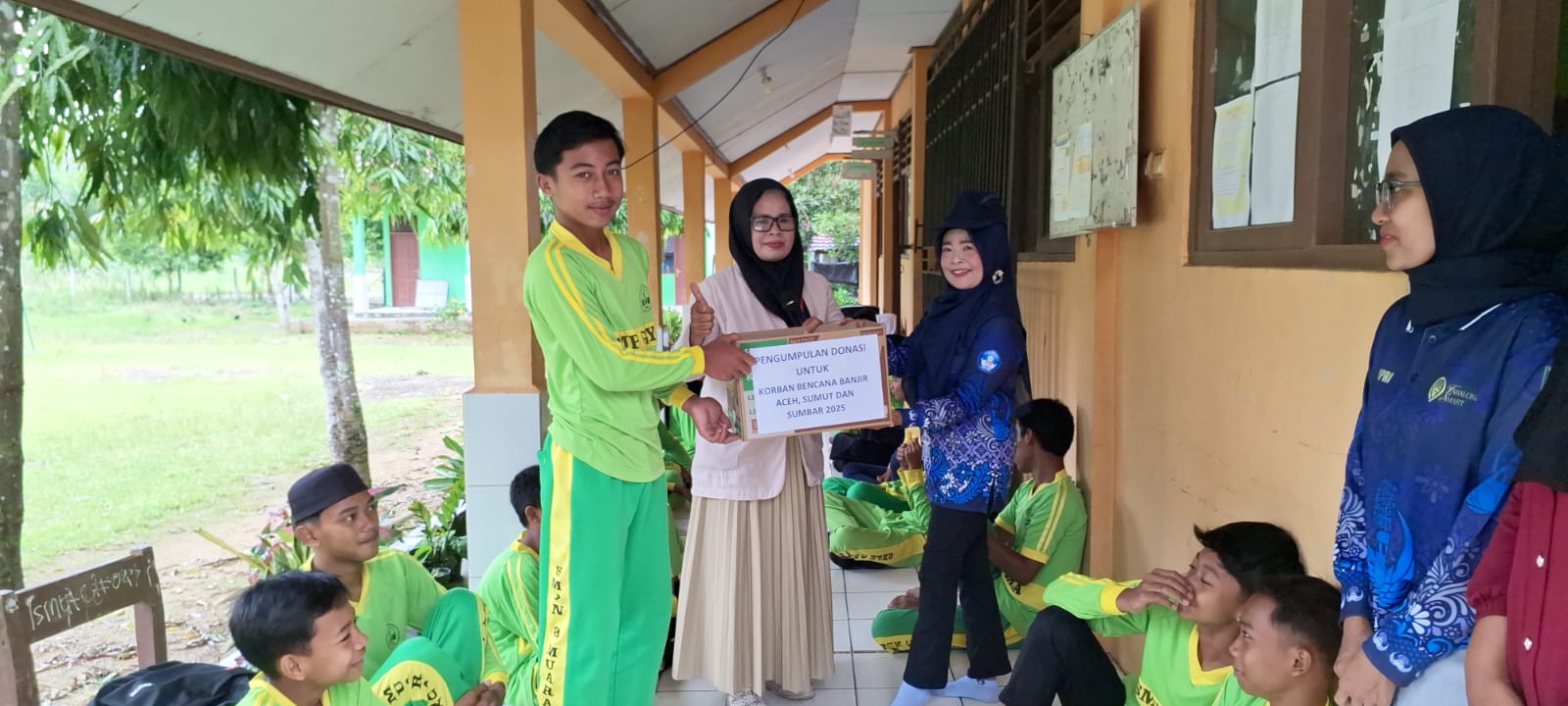 Mengukir Senyum Melalui Kepedulian di SMPN 3 Muara Uya Membangun Empati, Menyatukan Negeri