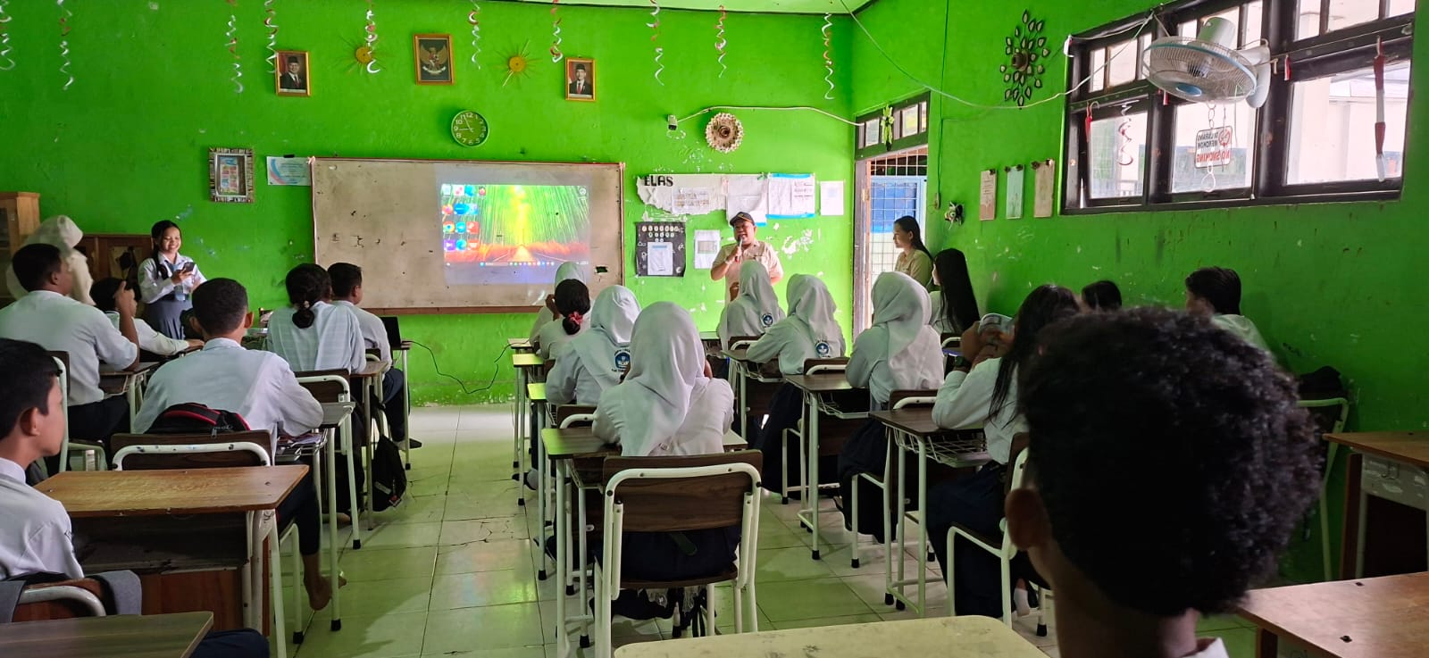 SMA Negeri 1 Haruai Mengunjungi SMP Negeri 7 Haruai Dalam Rangka Sosialisasi Penerimaan Siswa Baru