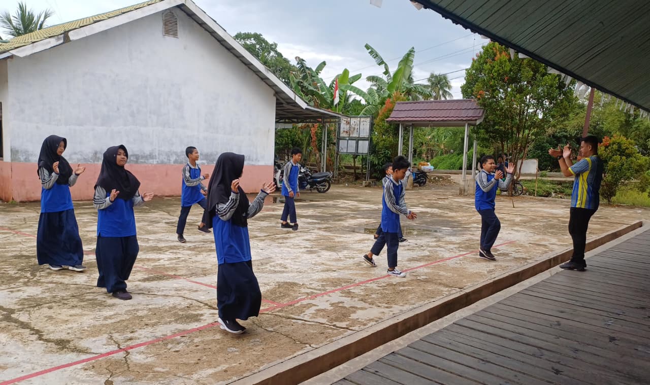 Senam Anak Indonesia Hebat SMPN 3 Banua Lawas